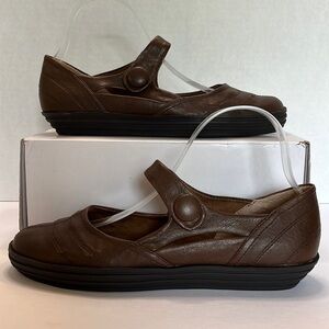 Aerosoles Baltic Sea Leather Mary Jane Flats Size 8.5 Faux Button Strap